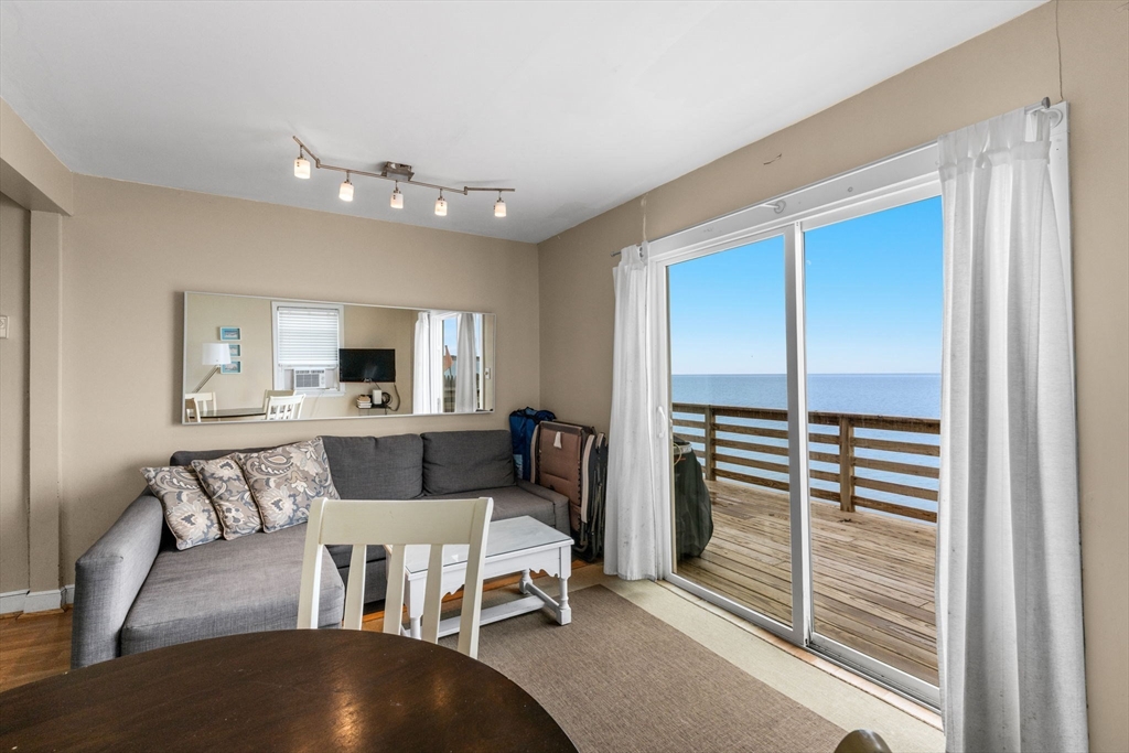 538 Shore Rd # 4