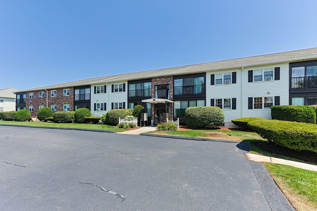 12 Candlewood Ln # 7 Unit: 1-7