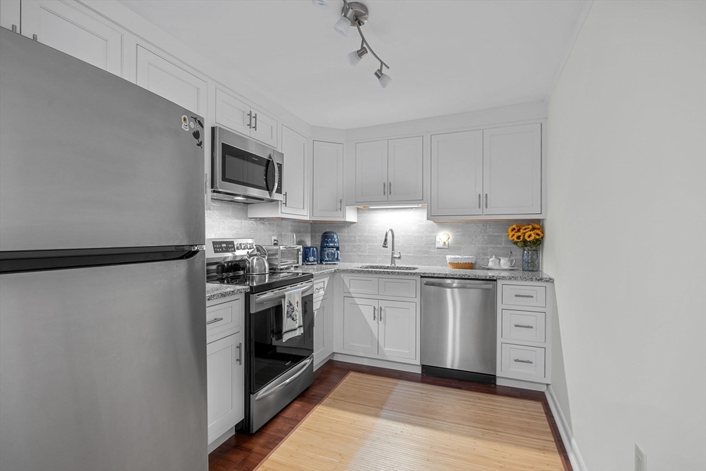 12 Candlewood Ln # 7 Unit: 1-7