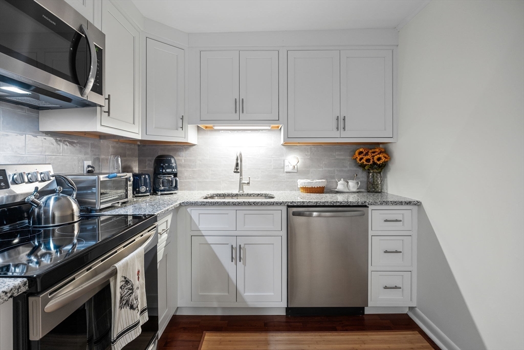 12 Candlewood Ln # 7 Unit: 1-7