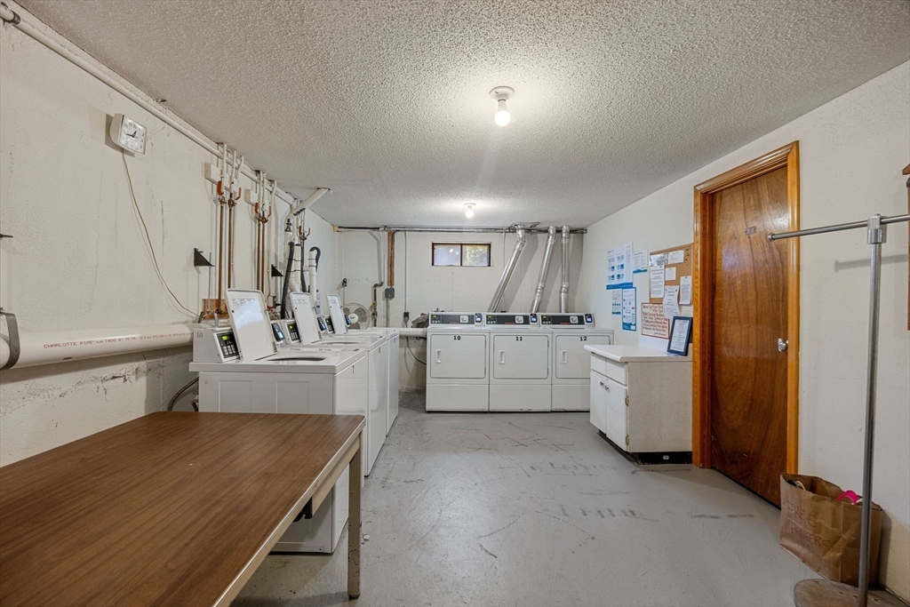 12 Candlewood Ln # 7 Unit: 1-7