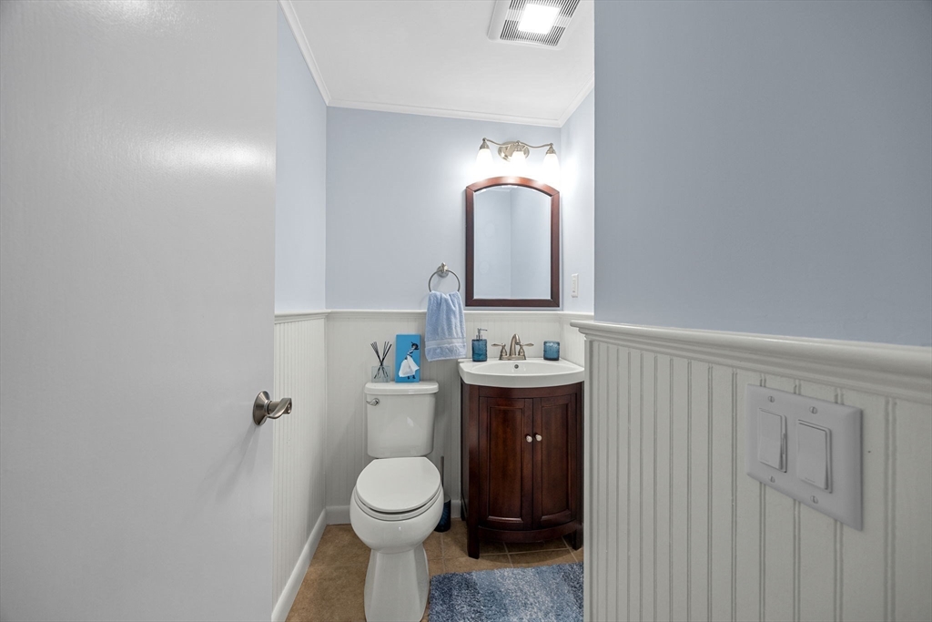 12 Candlewood Ln # 7 Unit: 1-7