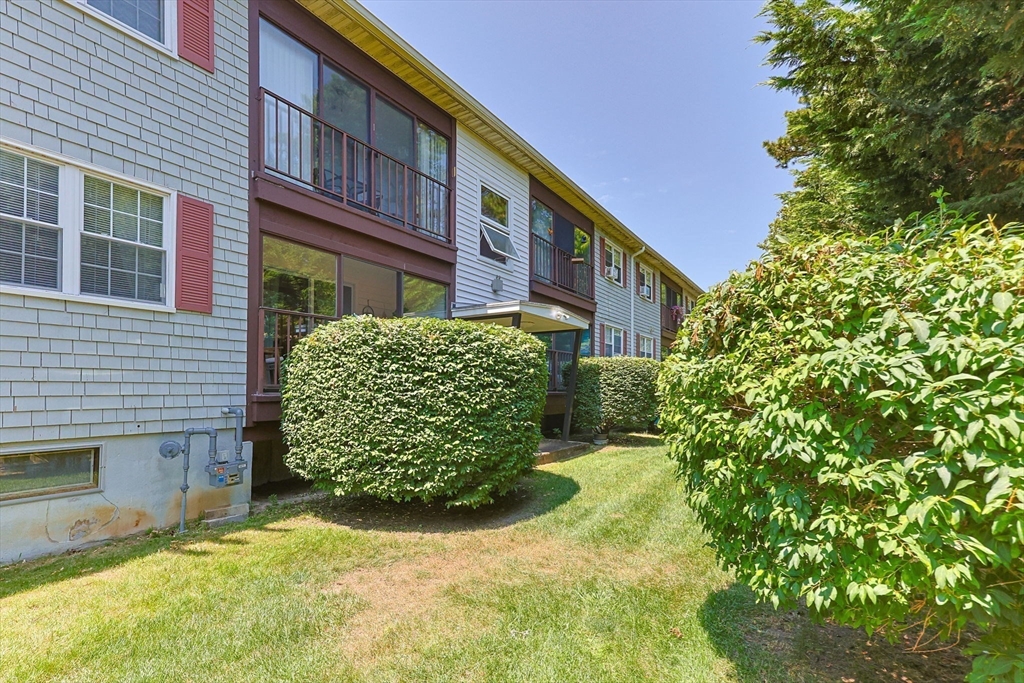 12 Candlewood Ln # 7 Unit: 1-7