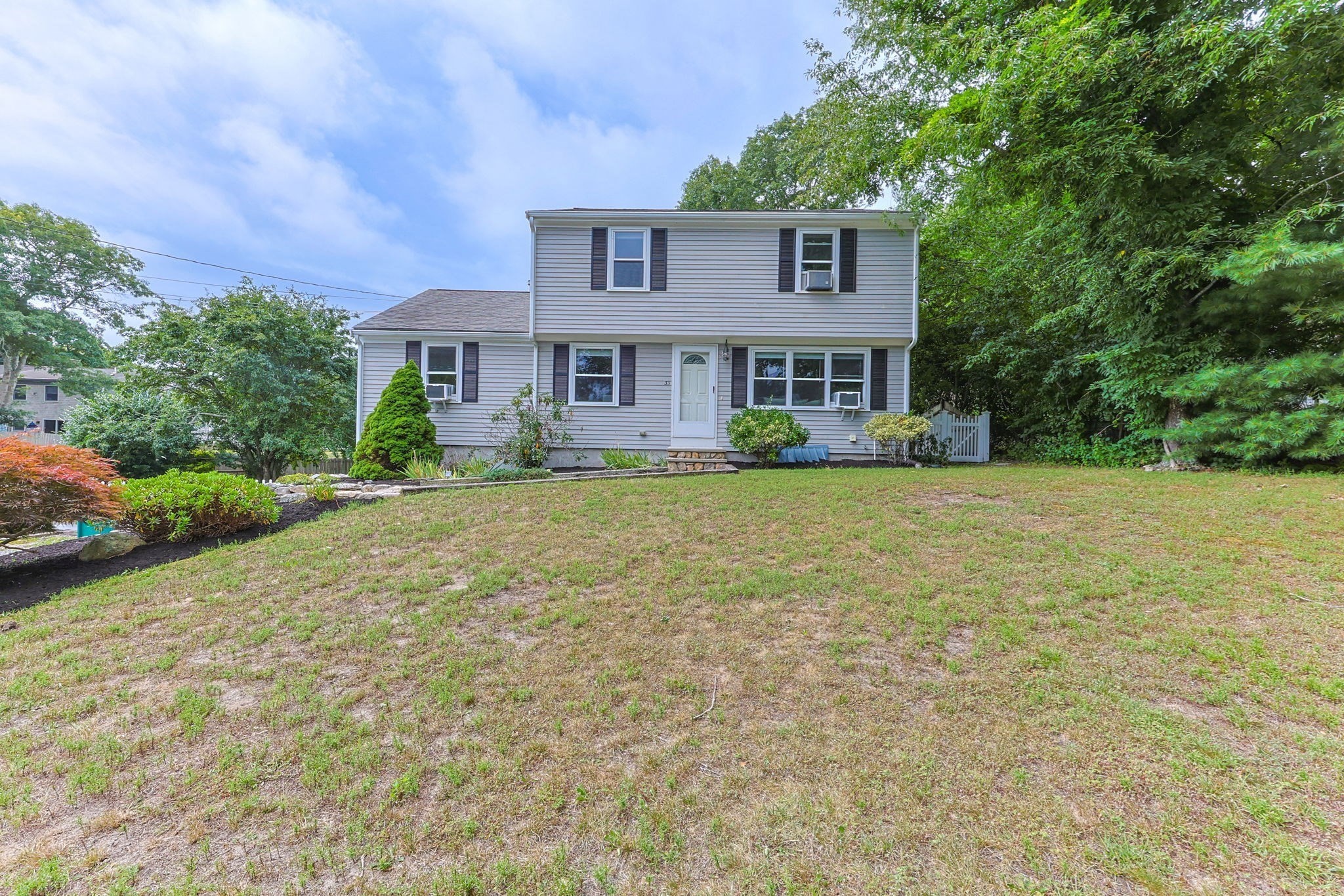 33 Lakefield Rd