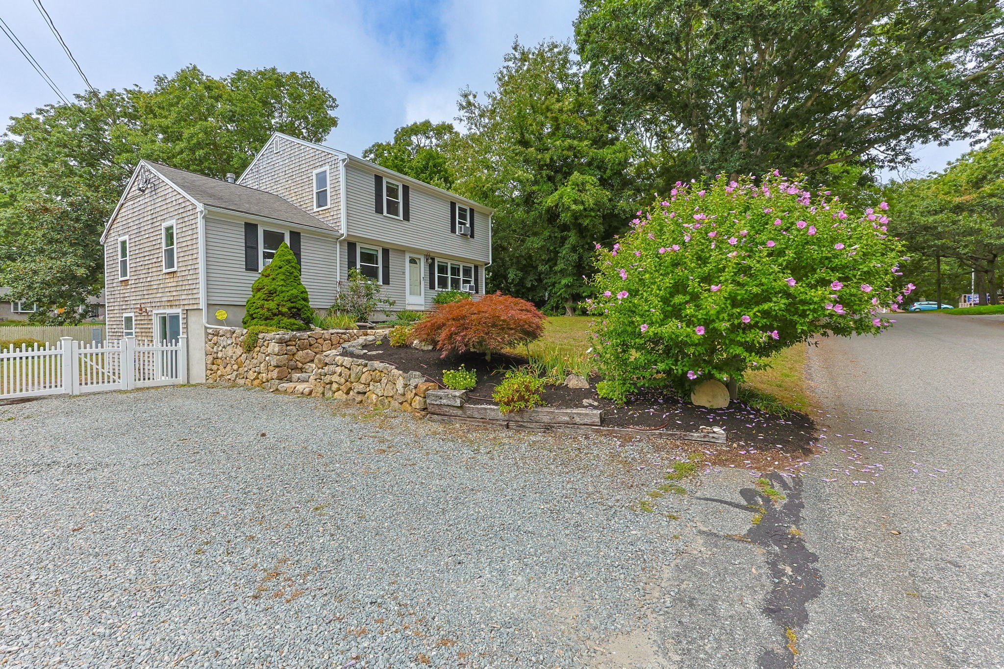 33 Lakefield Rd