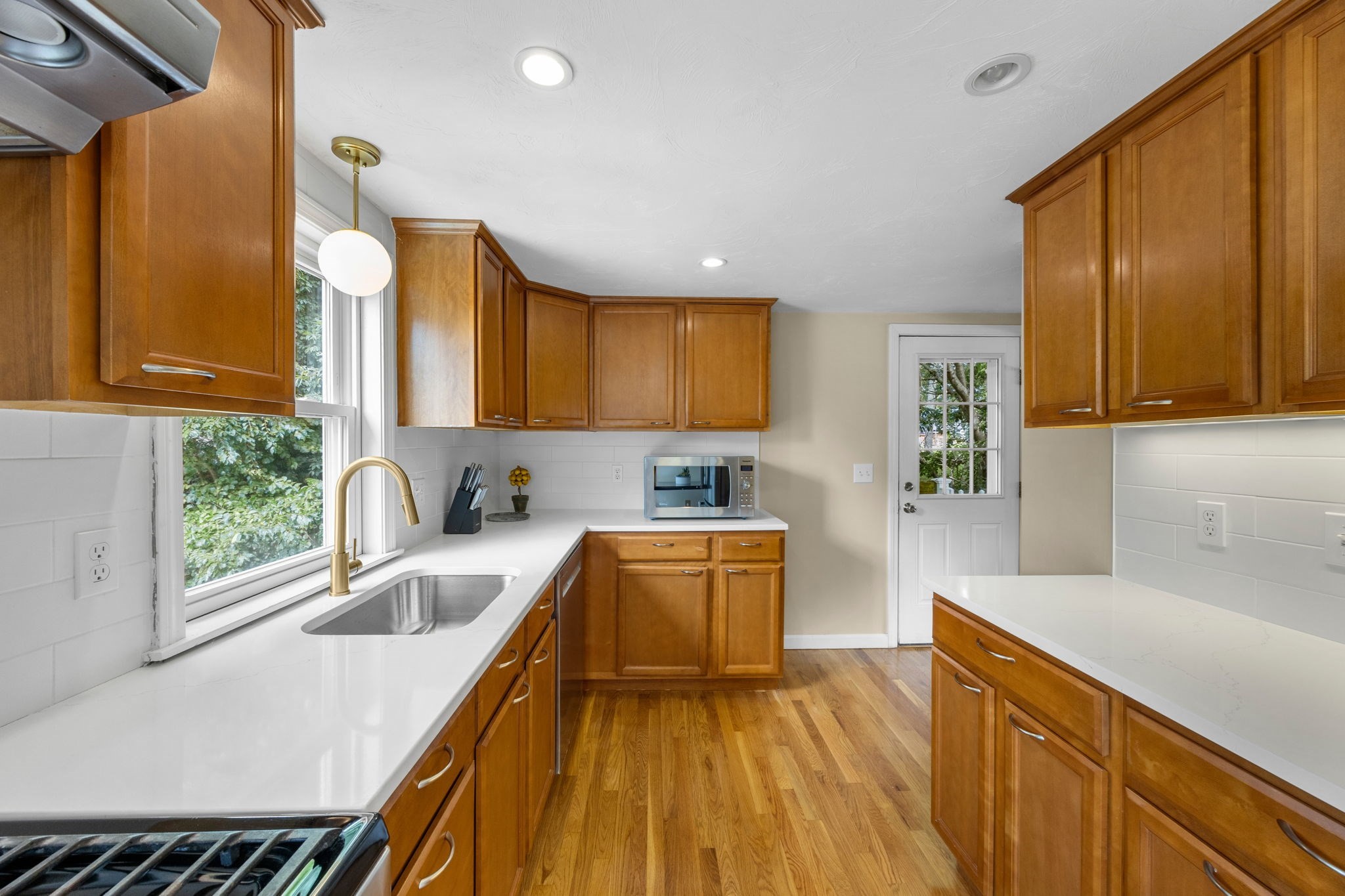 33 Lakefield Rd