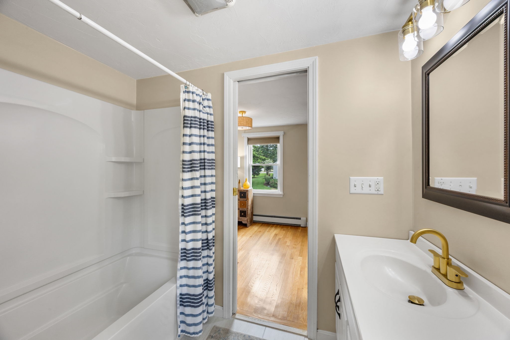 33 Lakefield Rd