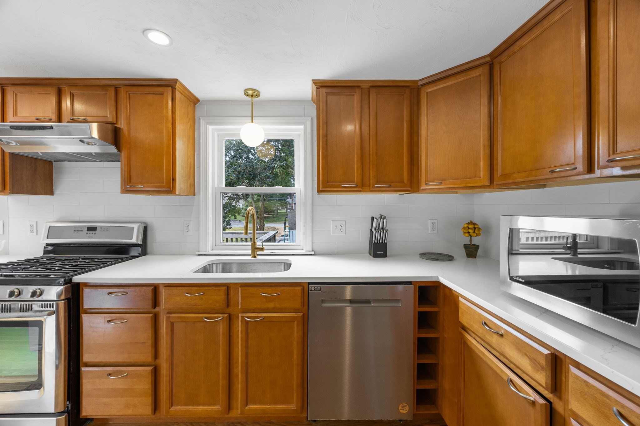 33 Lakefield Rd