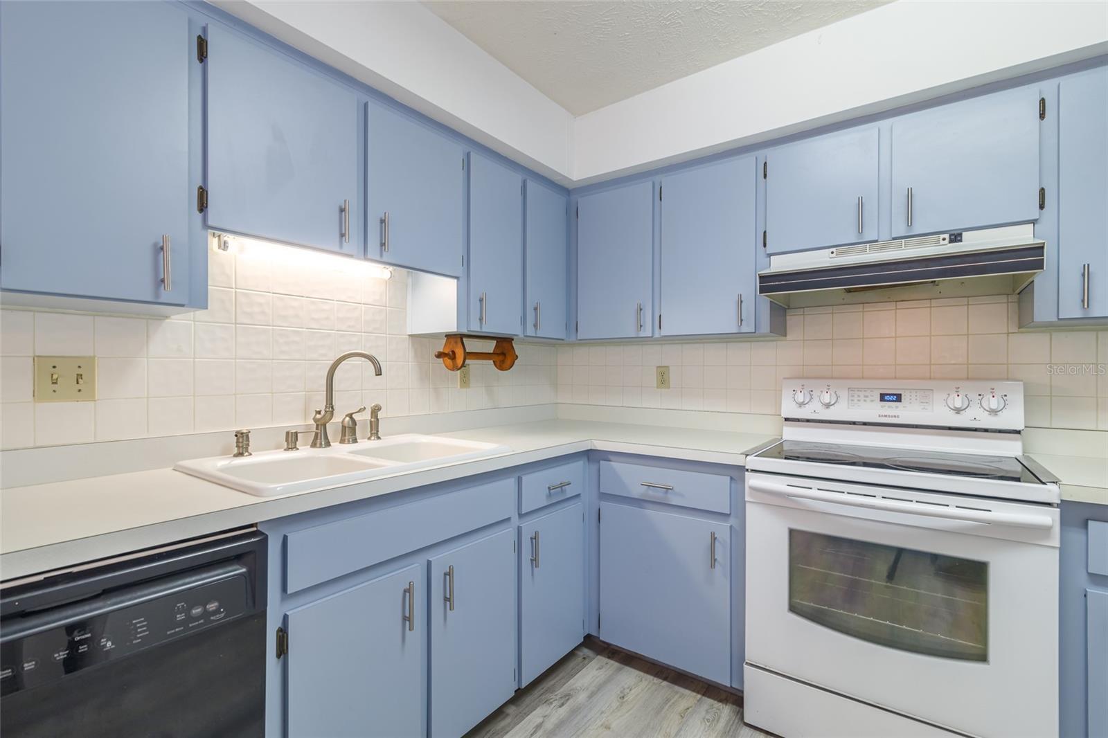 828 NE 51ST AVE