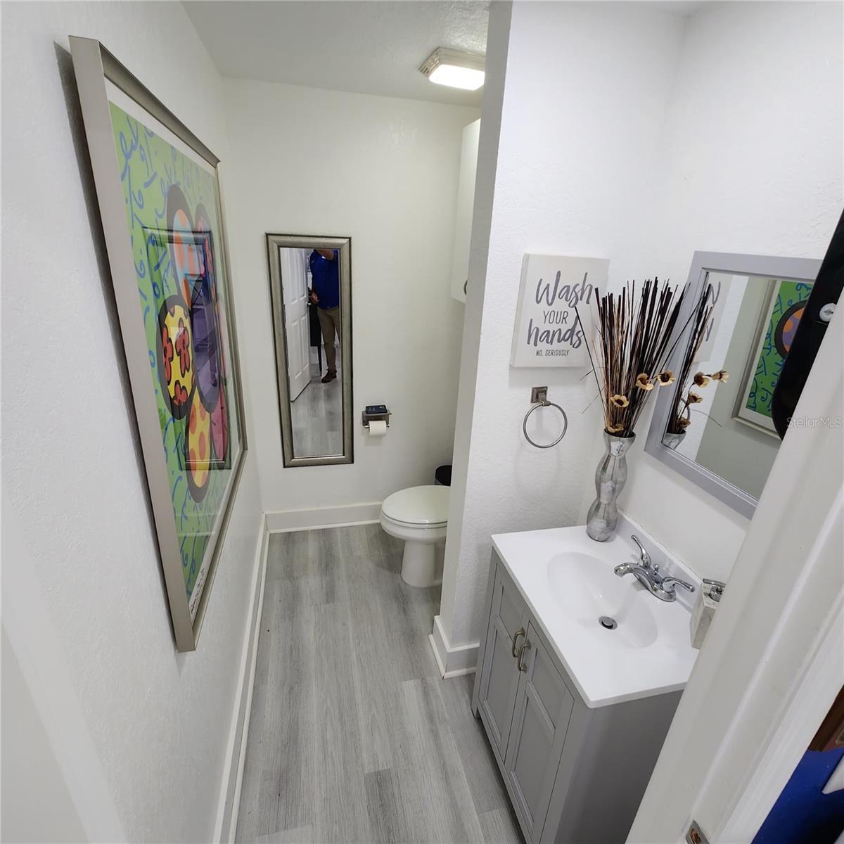 909 SW (HWY 200) 10TH ST