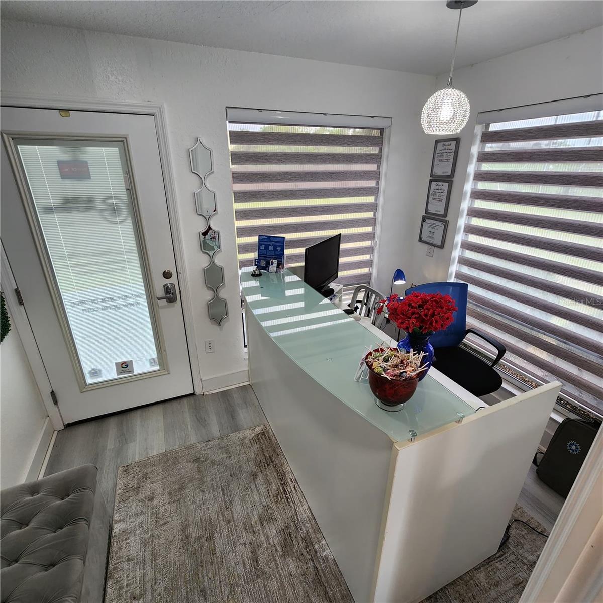 909 SW (HWY 200) 10TH ST