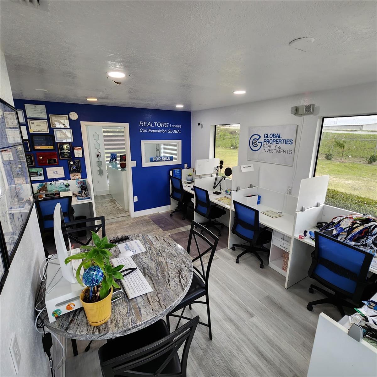 909 SW (HWY 200) 10TH ST