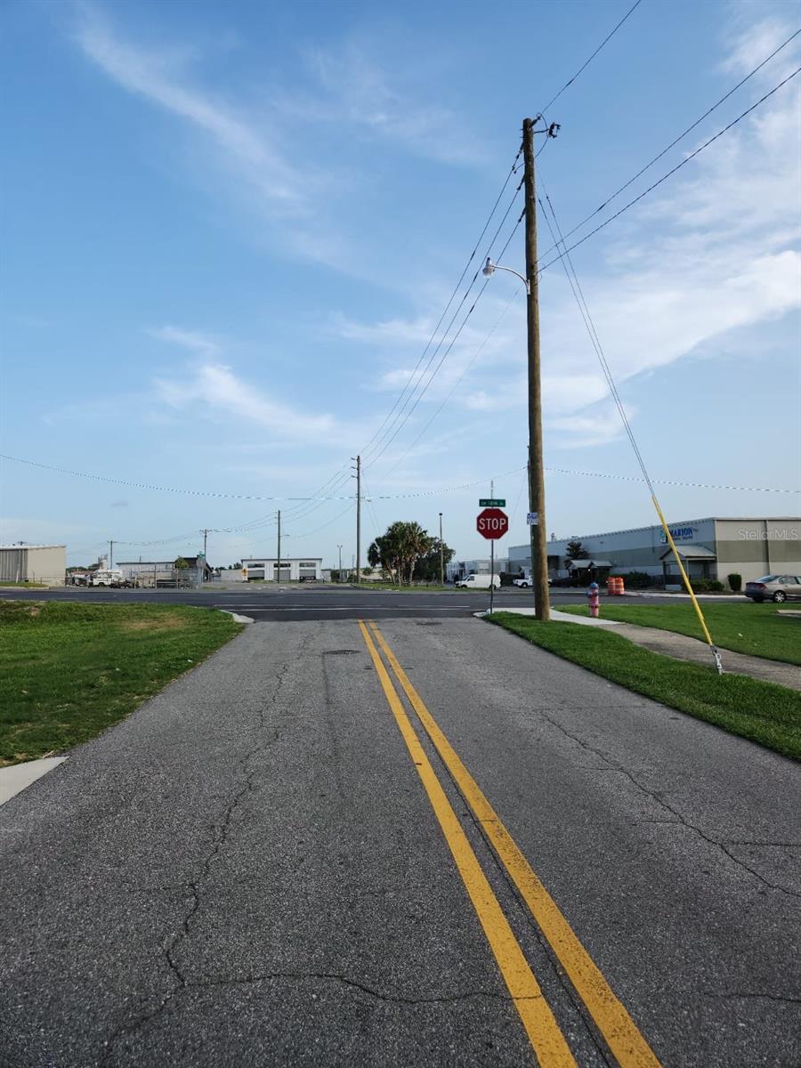 909 SW (HWY 200) 10TH ST