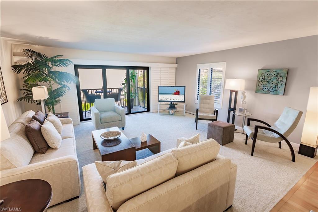 960 Swallow AVE Unit: 303