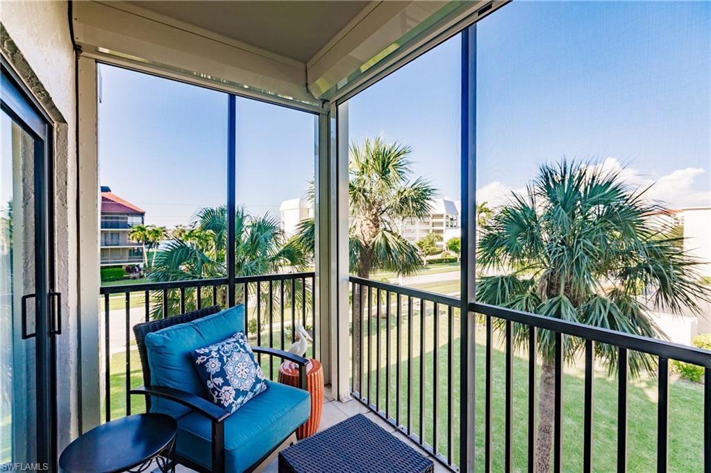 960 Swallow AVE Unit: 303