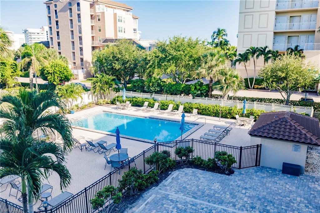 960 Swallow AVE Unit: 303