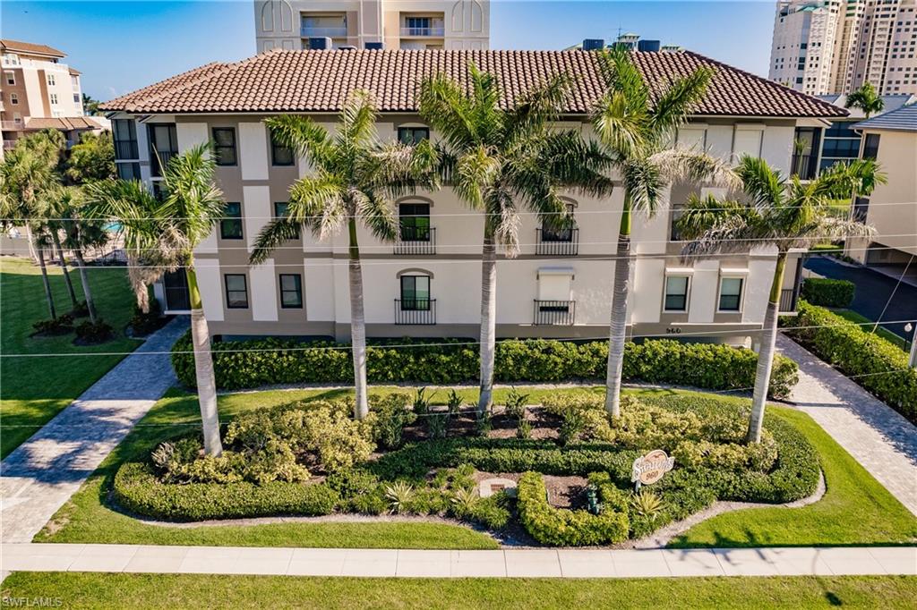 960 Swallow AVE Unit: 303