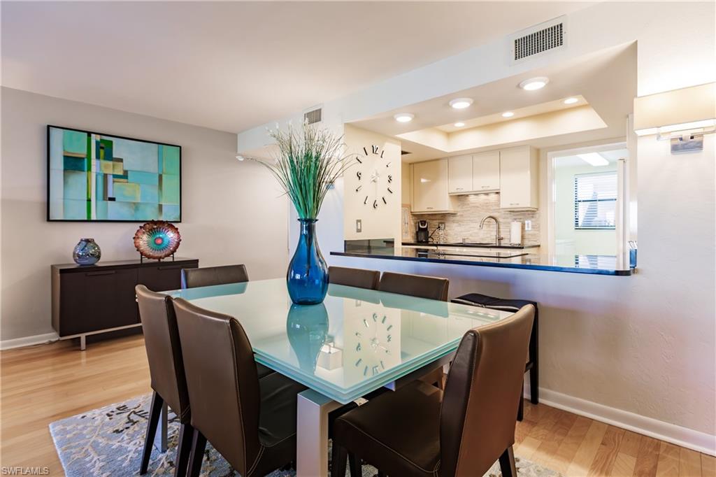 960 Swallow AVE Unit: 303