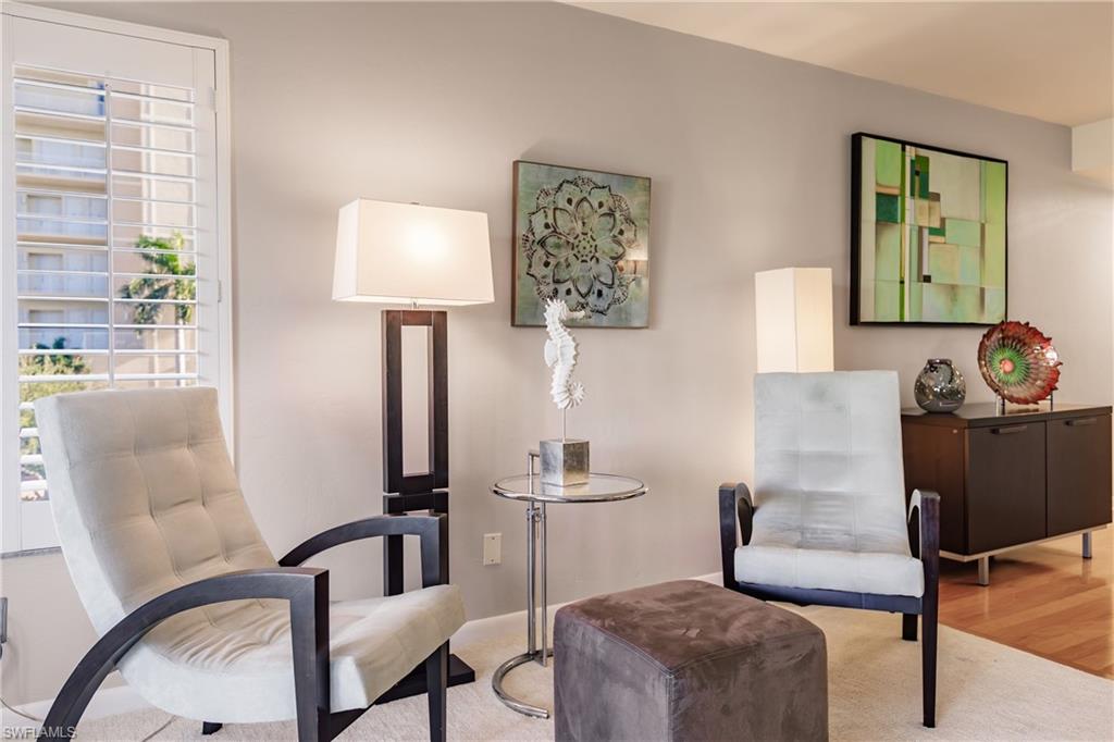 960 Swallow AVE Unit: 303