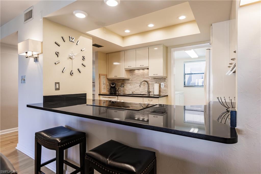 960 Swallow AVE Unit: 303