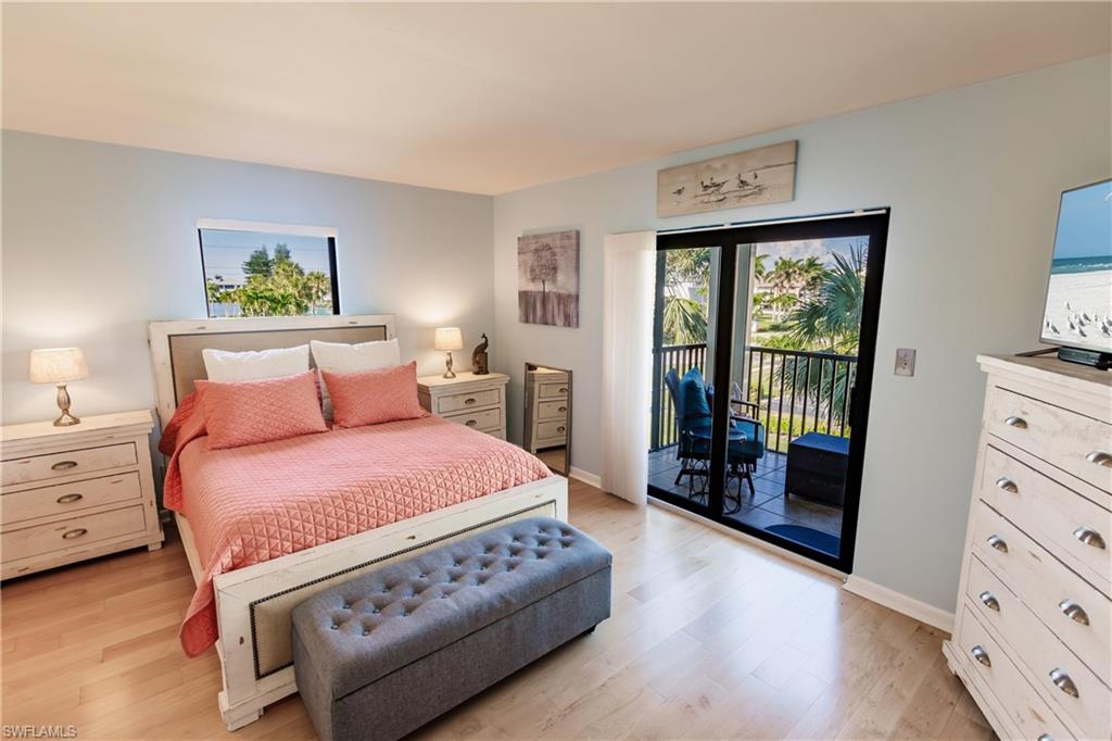 960 Swallow AVE Unit: 303
