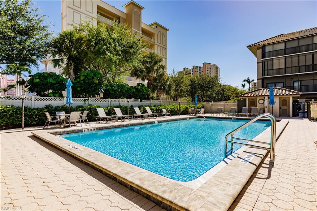 960 Swallow AVE Unit: 303