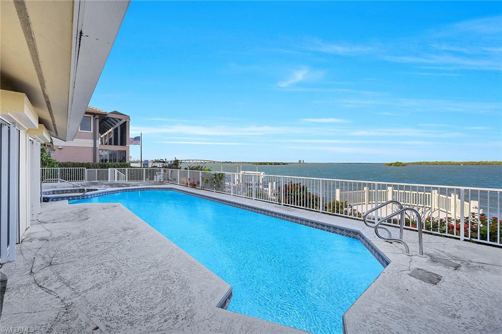471 Pepperwood CT