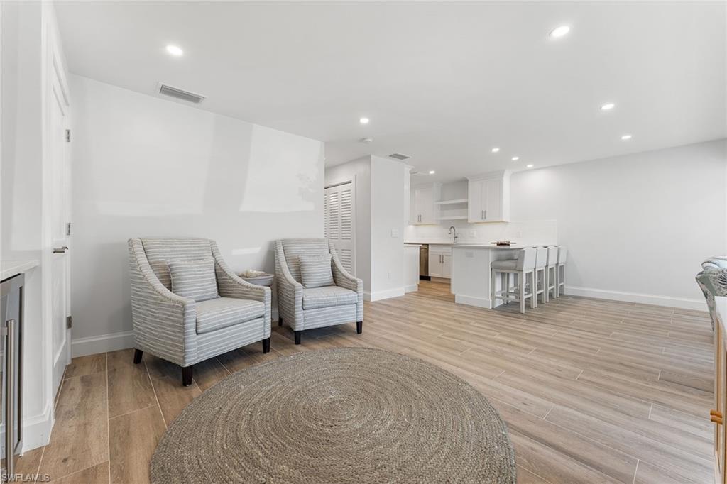 2100 Gulf Shore BLVD N # 107, NAPLES Unit: 107