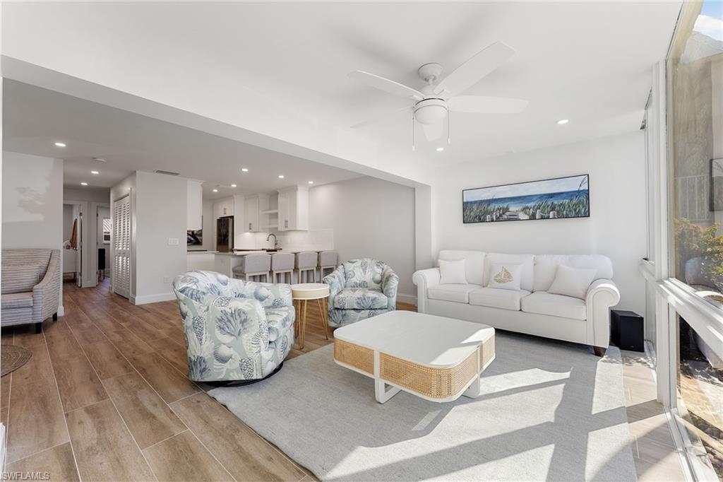 2100 Gulf Shore BLVD N # 107, NAPLES Unit: 107