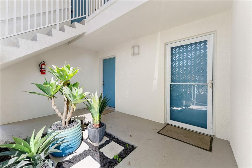 2100 Gulf Shore BLVD N # 107, NAPLES Unit: 107