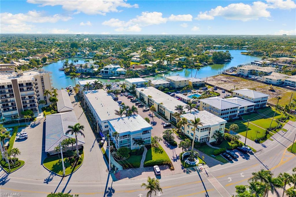 2100 Gulf Shore BLVD N # 107, NAPLES Unit: 107