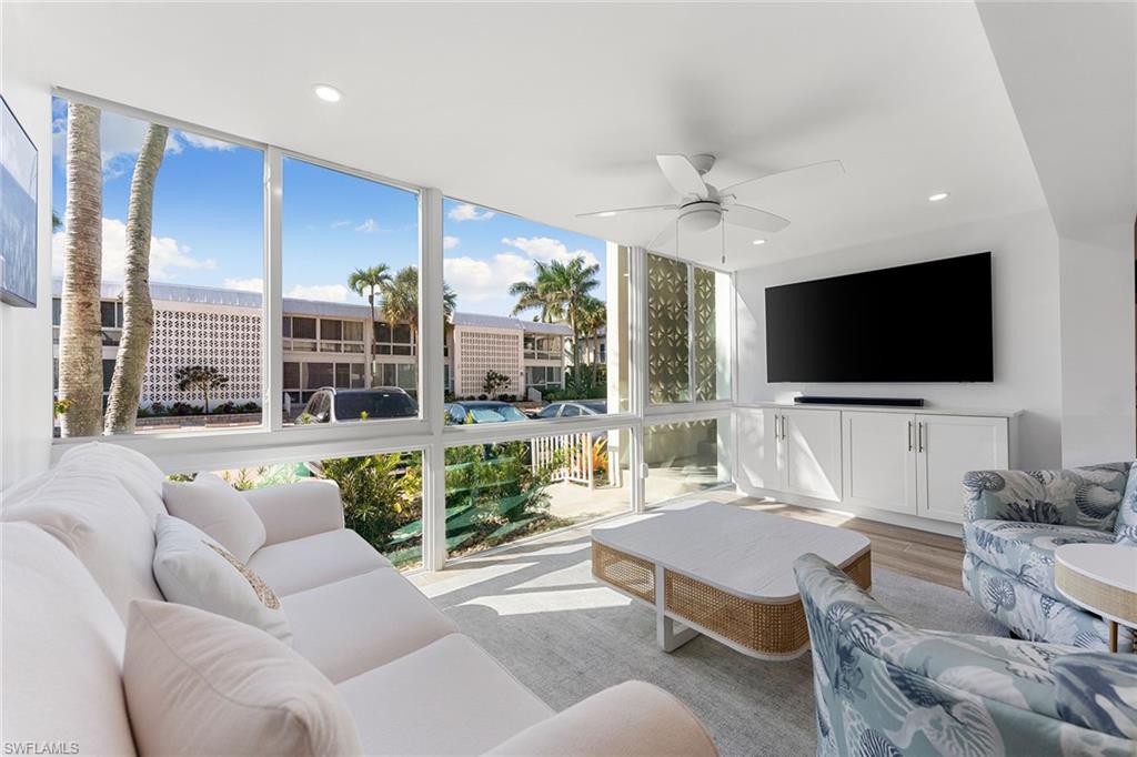 2100 Gulf Shore BLVD N # 107, NAPLES Unit: 107
