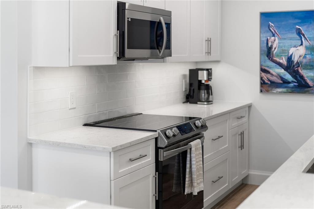 2100 Gulf Shore BLVD N # 107, NAPLES Unit: 107