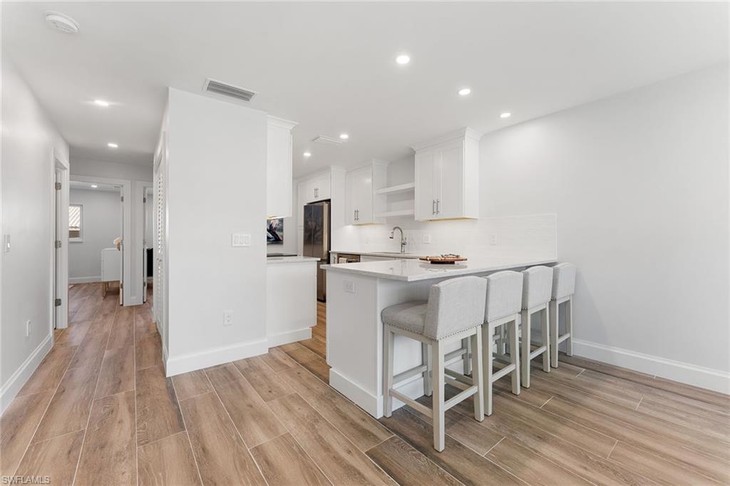 2100 Gulf Shore BLVD N # 107, NAPLES Unit: 107