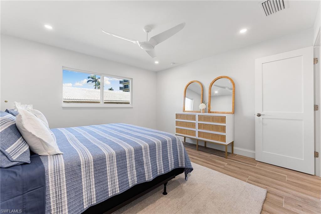 2100 Gulf Shore BLVD N # 107, NAPLES Unit: 107