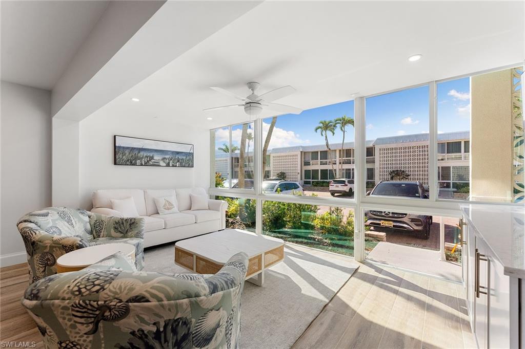 2100 Gulf Shore BLVD N # 107, NAPLES Unit: 107