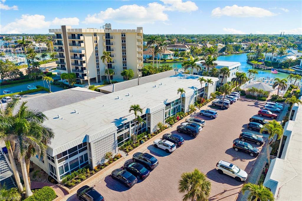 2100 Gulf Shore BLVD N # 107, NAPLES Unit: 107