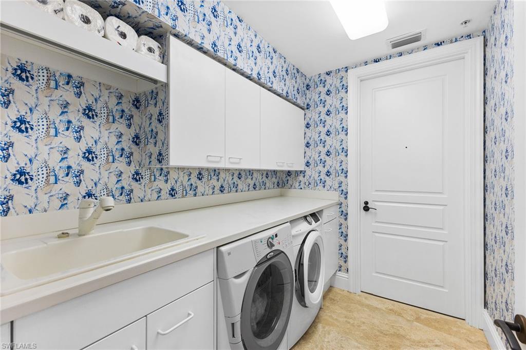 940 Cape Marco DR # 2006