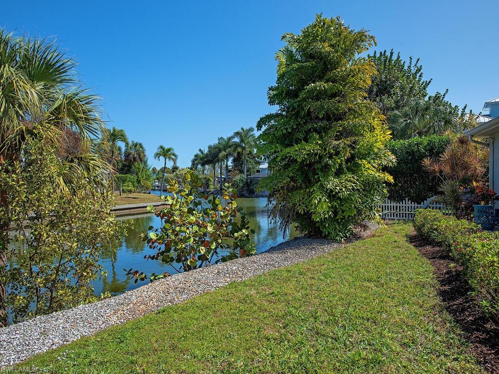 3165 Lakeview DR