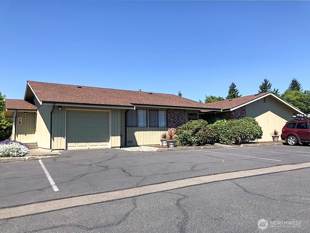 3390 Narrows Lane NE Unit: 101