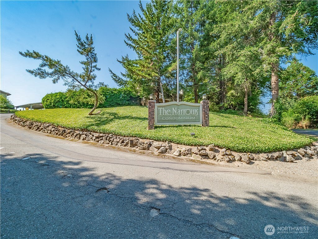 3390 Narrows Lane NE Unit: 101