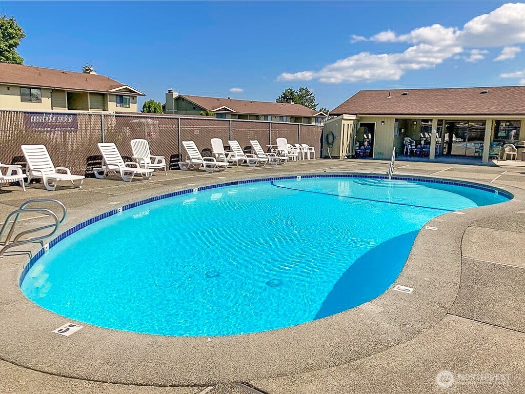 3390 Narrows Lane NE Unit: 101