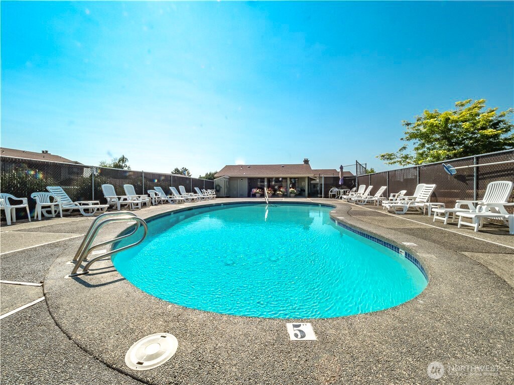 3390 Narrows Lane NE Unit: 101