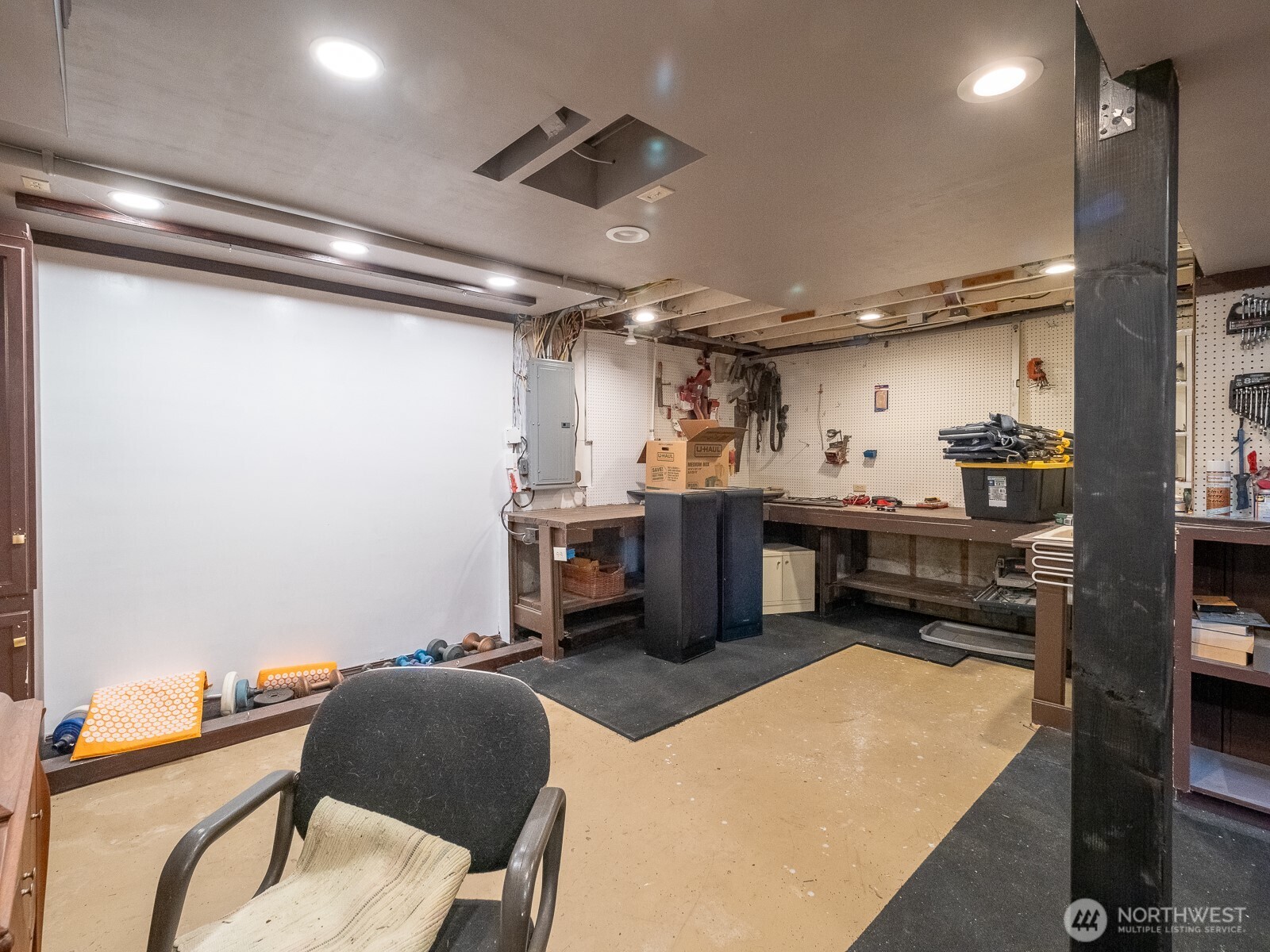 6490 NE Monte Vista Drive