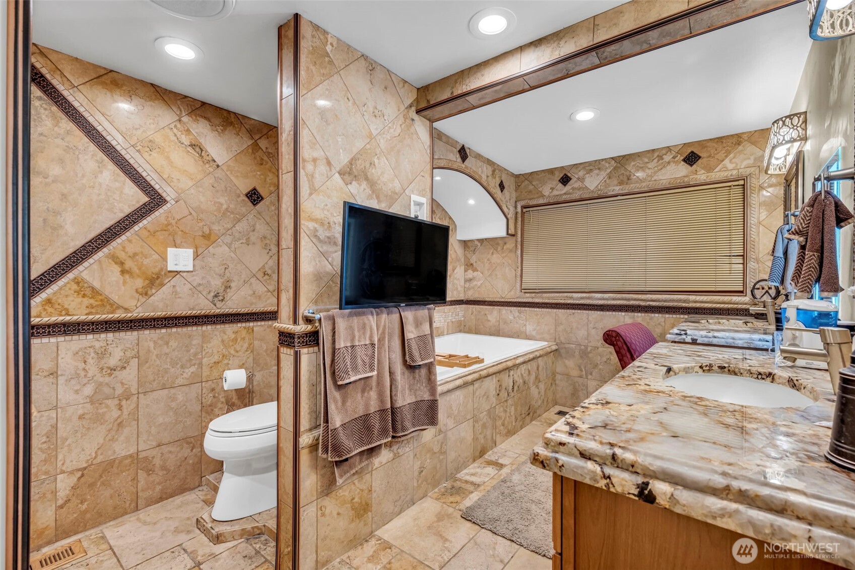 6490 NE Monte Vista Drive