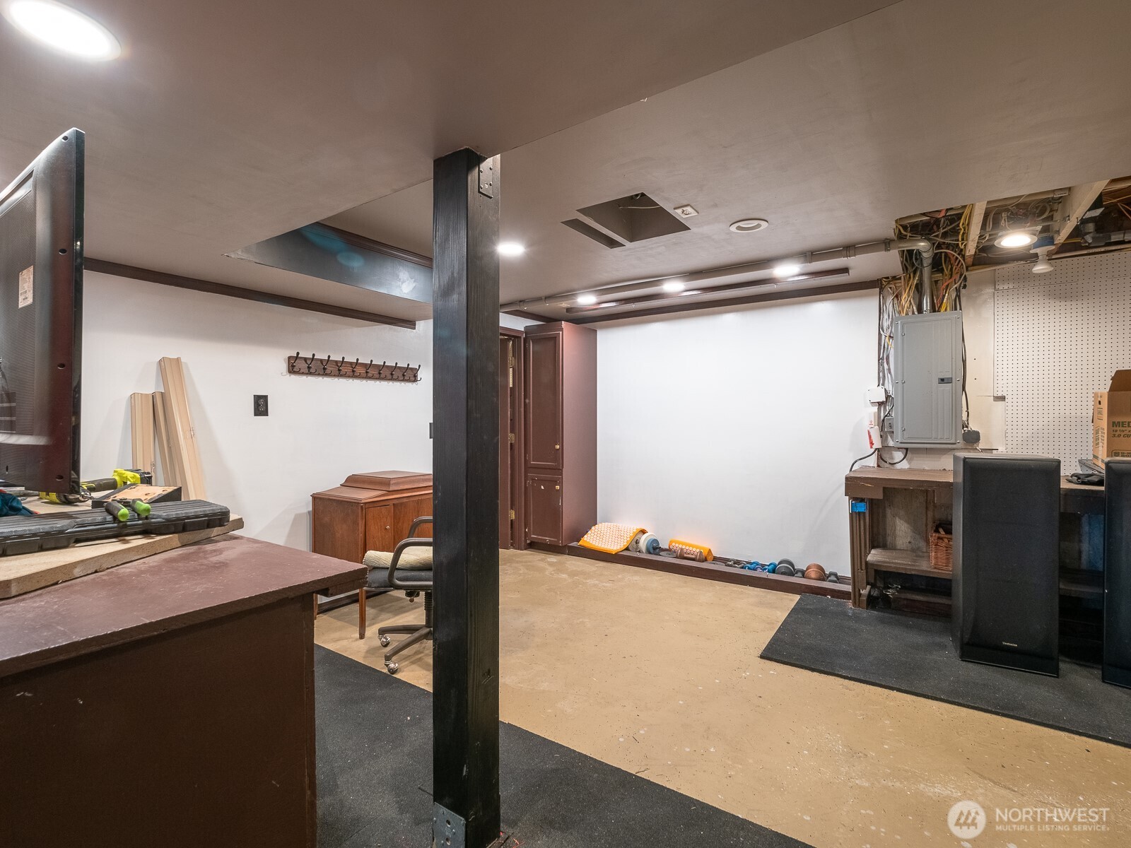 6490 NE Monte Vista Drive