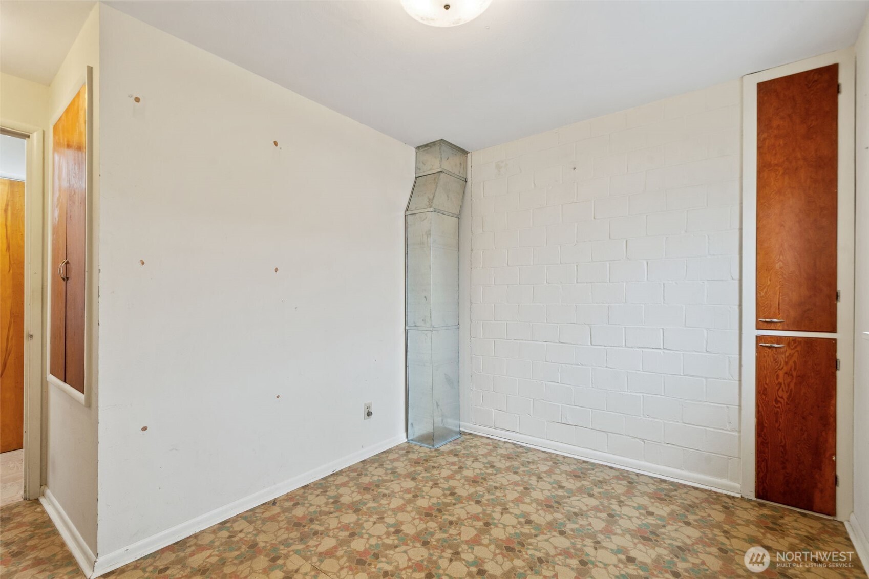 1682 NE Grandview Boulevard