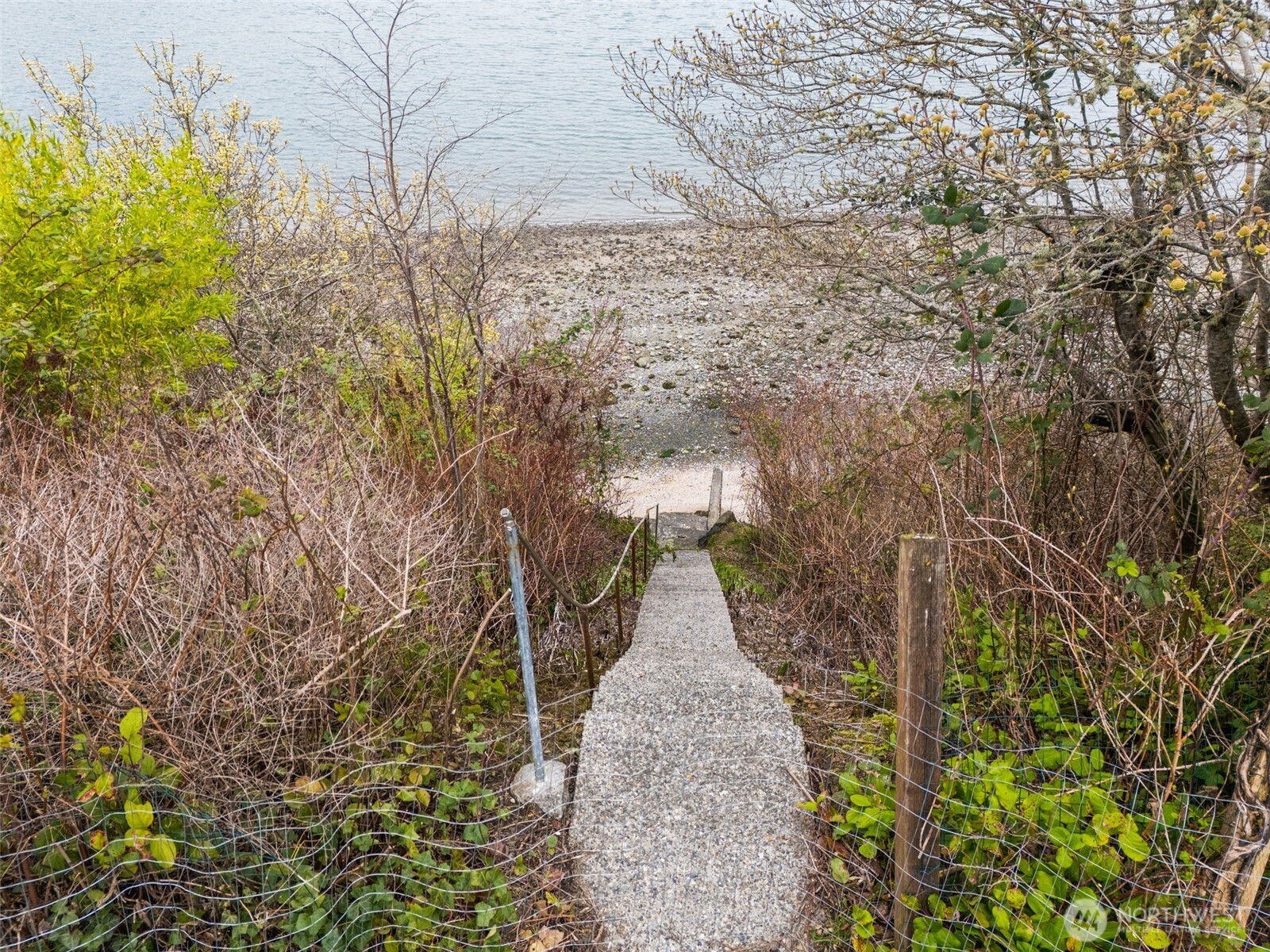 1682 NE Grandview Boulevard