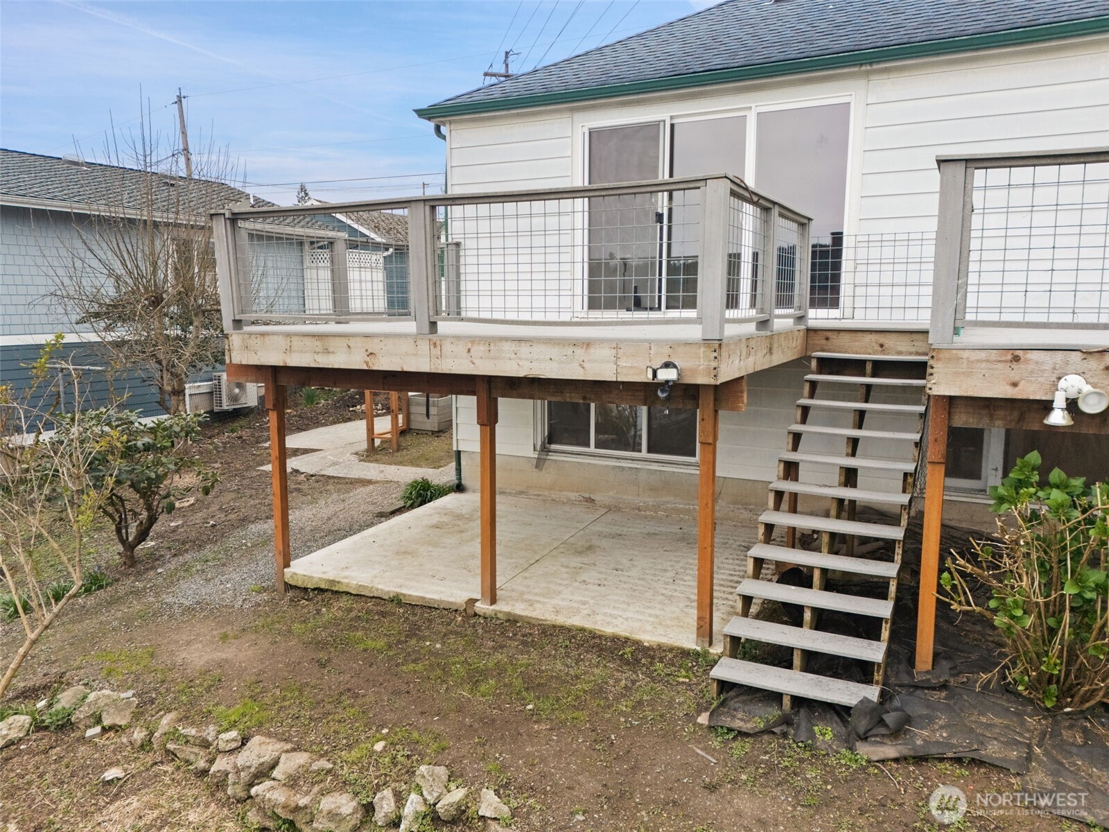 1682 NE Grandview Boulevard