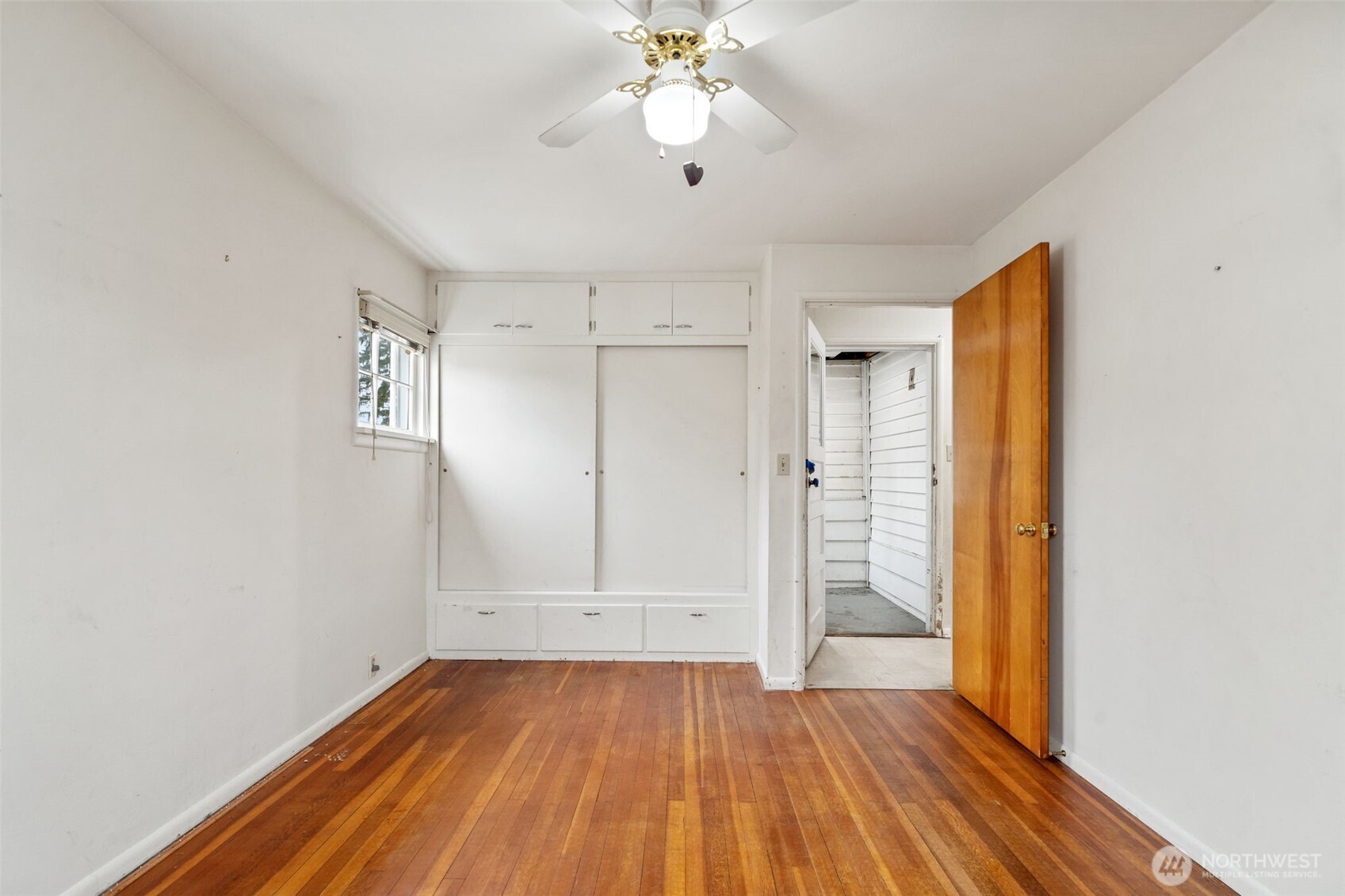 1682 NE Grandview Boulevard